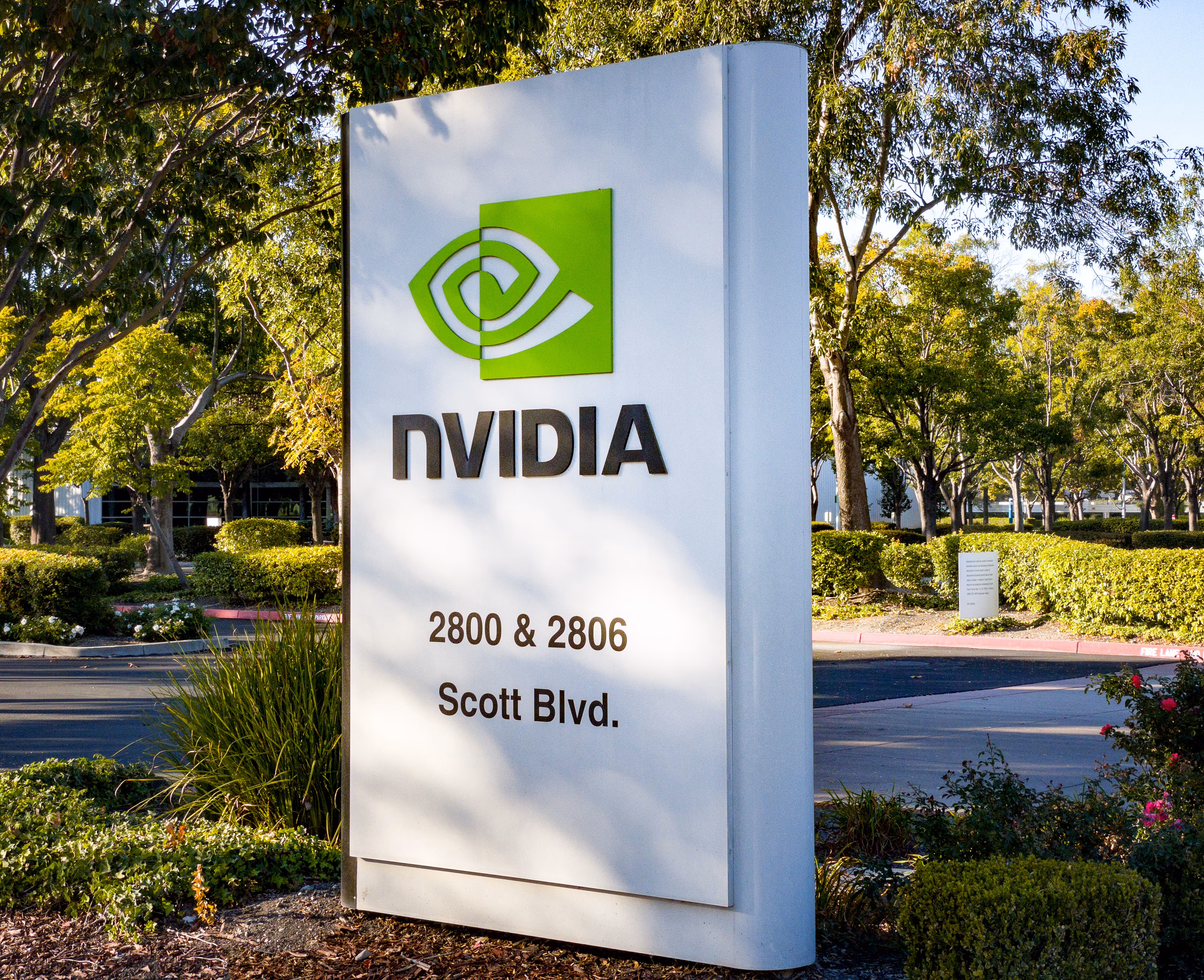 NVIDIA本社の社名サイン