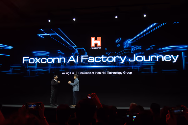COMPUTEX 2025でFoxconnのリウ会長が登壇する様子